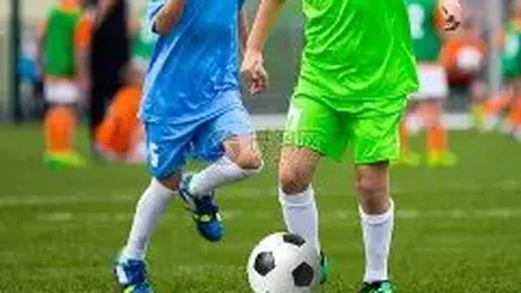 辣妈papi酱分享萌娃篮球装造型，酷似爸爸的胡头型和身材